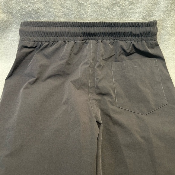 ZARA water and wind resistant Gray Cargo Pants with Elastic Waistband. - Picture 10 of 10